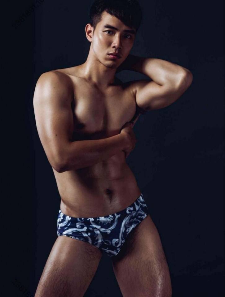 Hot guy in underwear 324