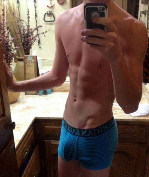 Hot guy in underwear 324
