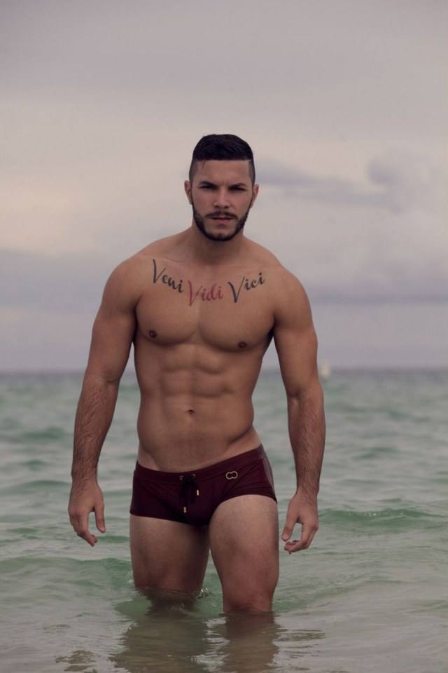 Hot guy in underwear 324