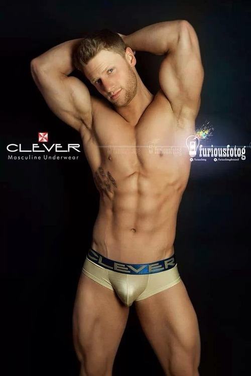 Hot guy in underwear 324