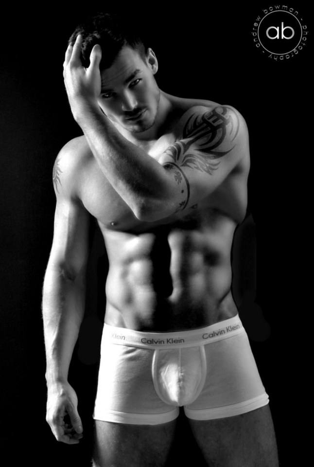 Hot guy in underwear 324