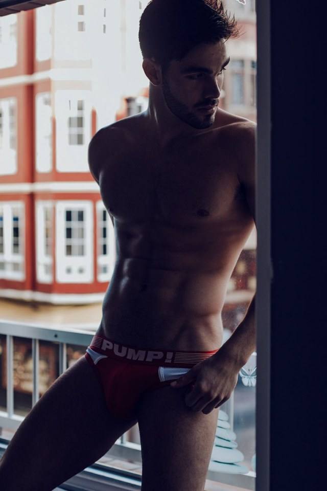 Hot guy in underwear 324