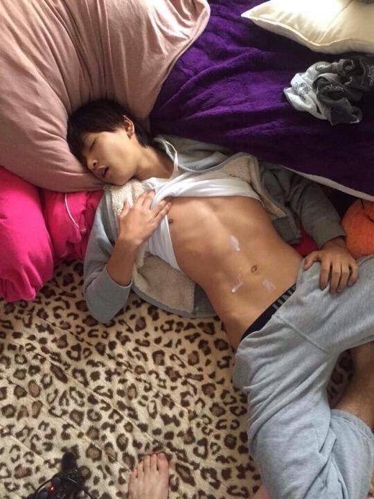 hot male 504 (18+)