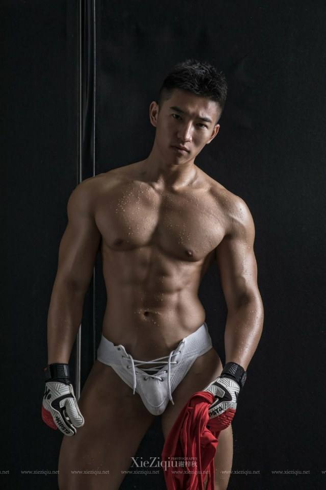 hot male 504 (18+)