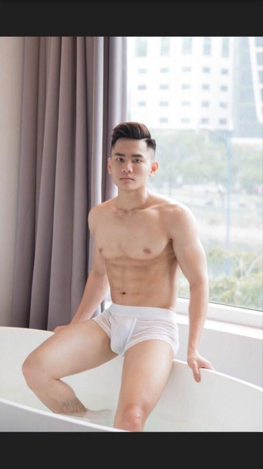hot male 506 (18+)