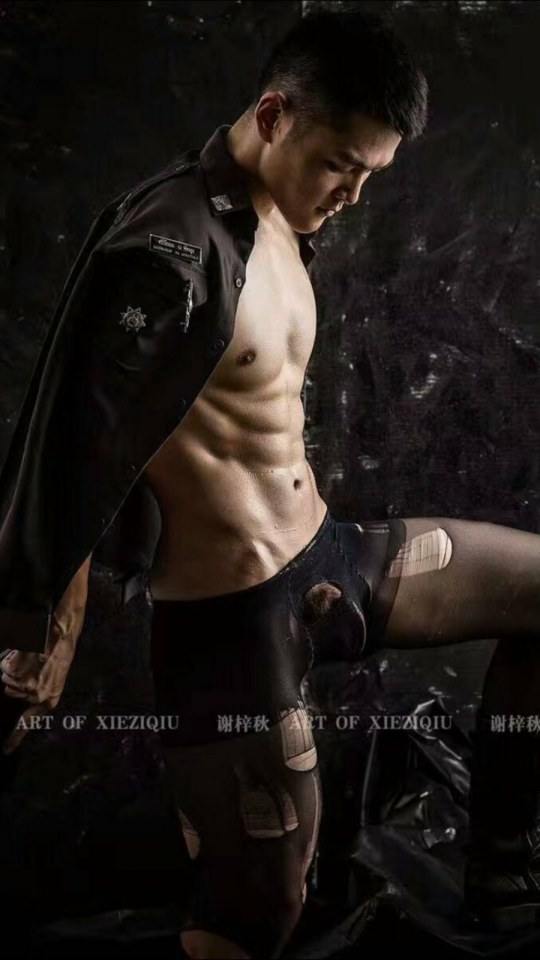 hot male 506 (18+)
