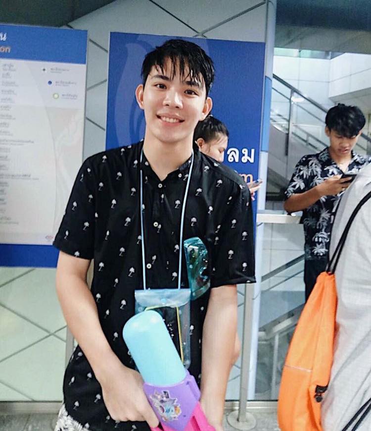 กรุบกริบเล่นน้ำ ๑