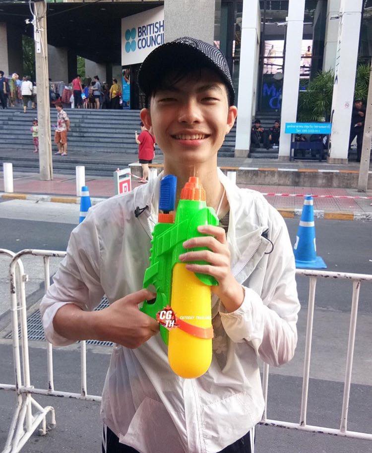 กรุบกริบเล่นน้ำ ๑