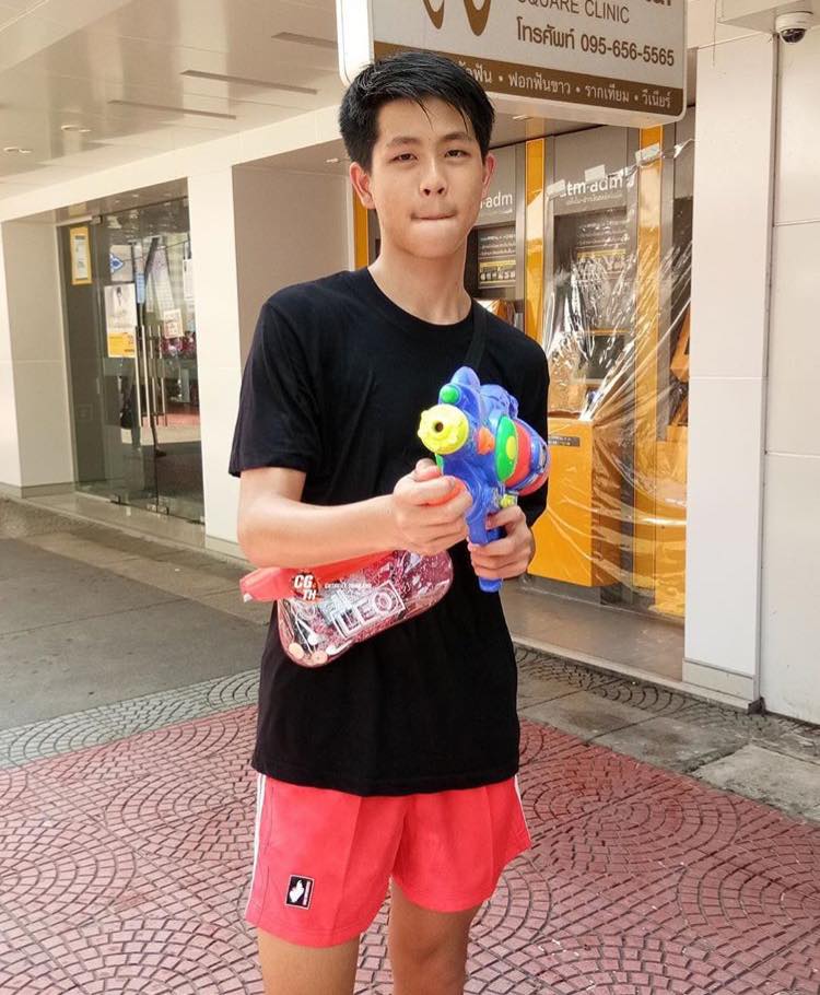 กรุบกริบเล่นน้ำ ๑