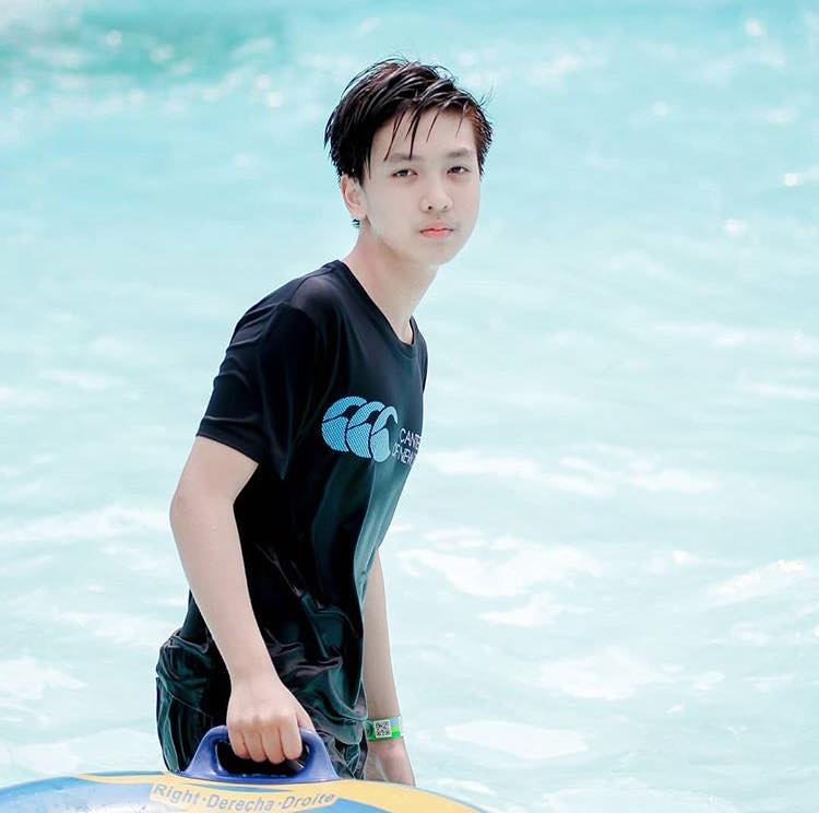 กรุบกริบเล่นน้ำ ๑