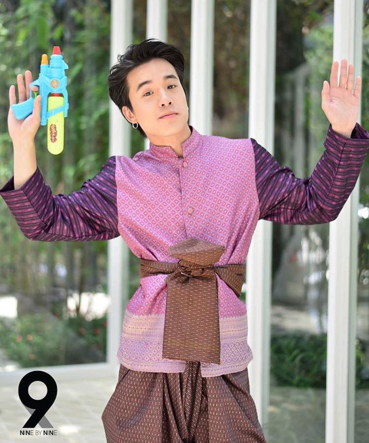 กรุบกริบเล่นน้ำ ๑
