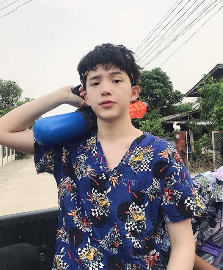 กรุบกริบเล่นน้ำ ๑