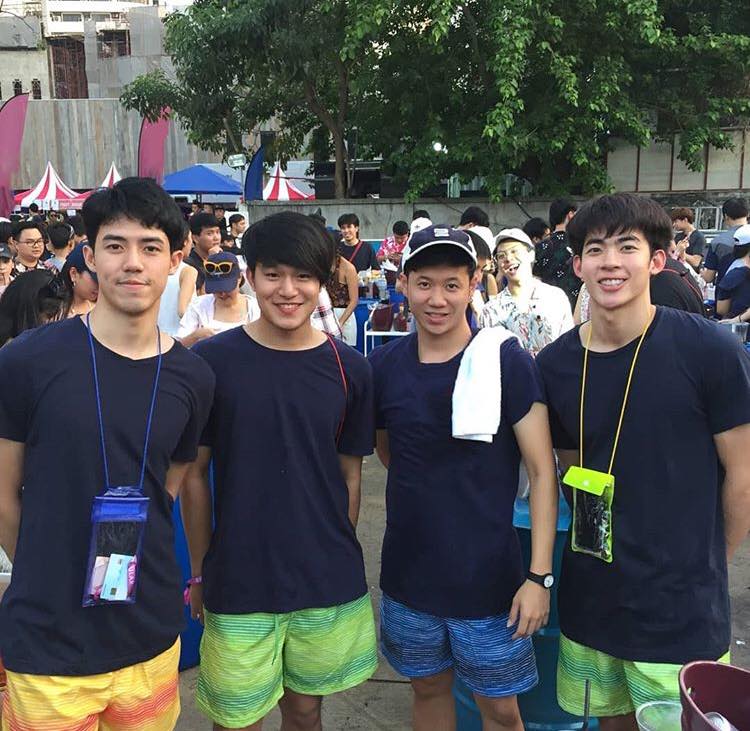 กรุบกริบเล่นน้ำ ๑