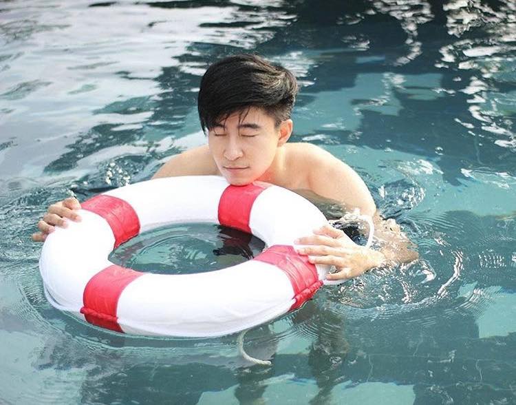กรุบกริบเล่นน้ำ ๑