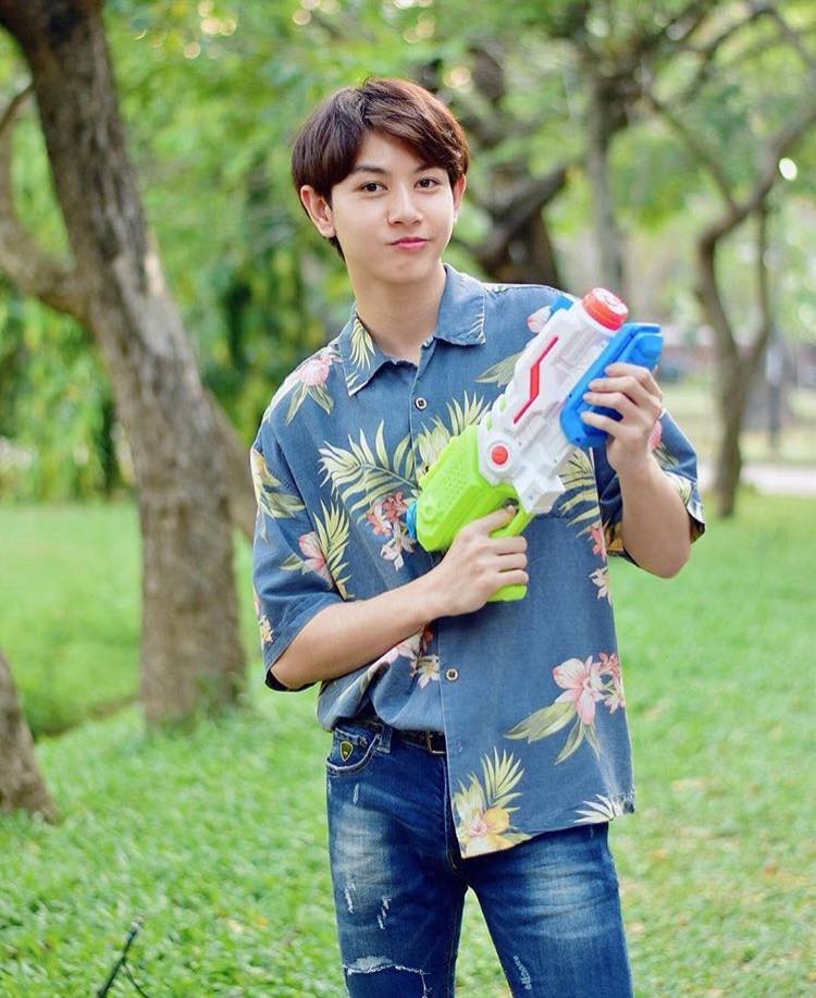กรุบกริบเล่นน้ำ ๑