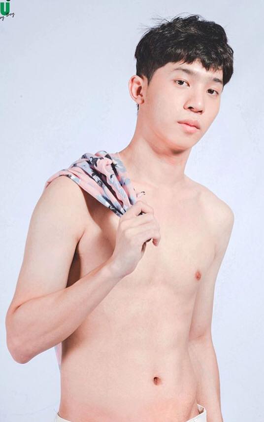 กรุบกริบเล่นน้ำ ๑