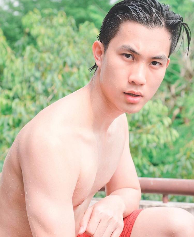 กรุบกริบเล่นน้ำ ๑
