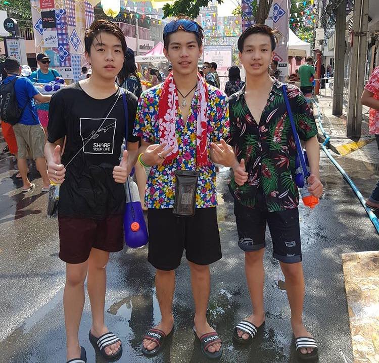 กรุบกริบเล่นน้ำ ๑