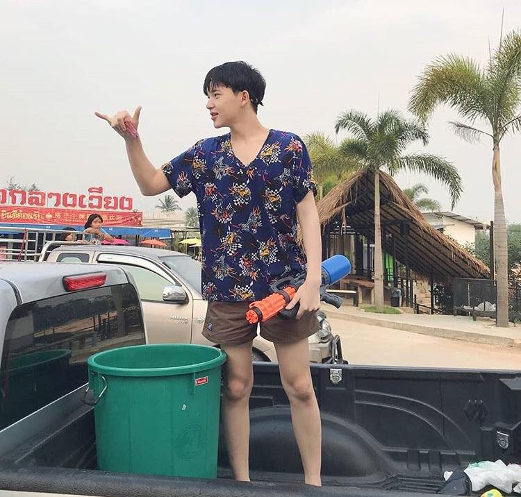 กรุบกริบเล่นน้ำ ๑