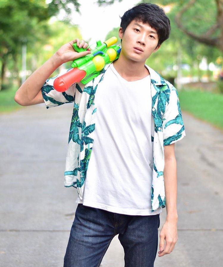 กรุบกริบเล่นน้ำ ๒