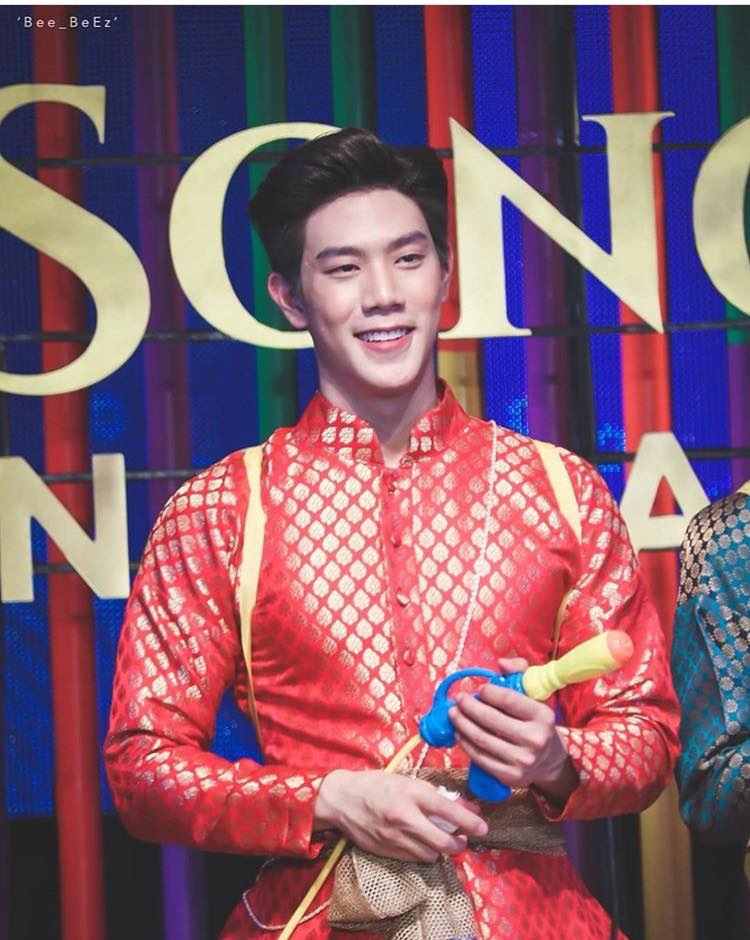 กรุบกริบเล่นน้ำ ๒