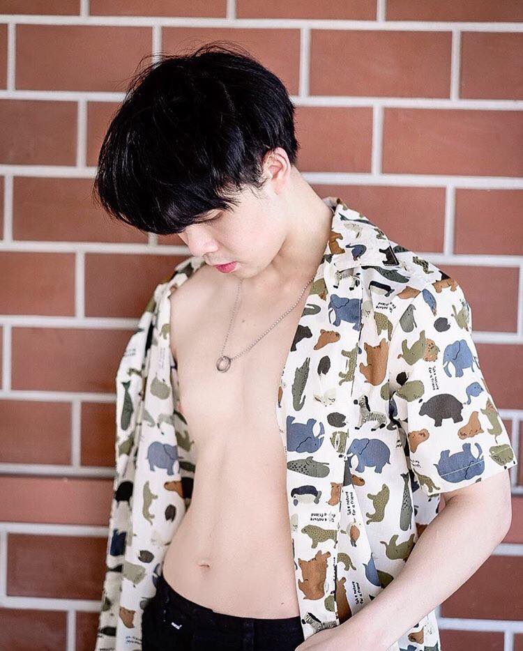 กรุบกริบเล่นน้ำ ๒