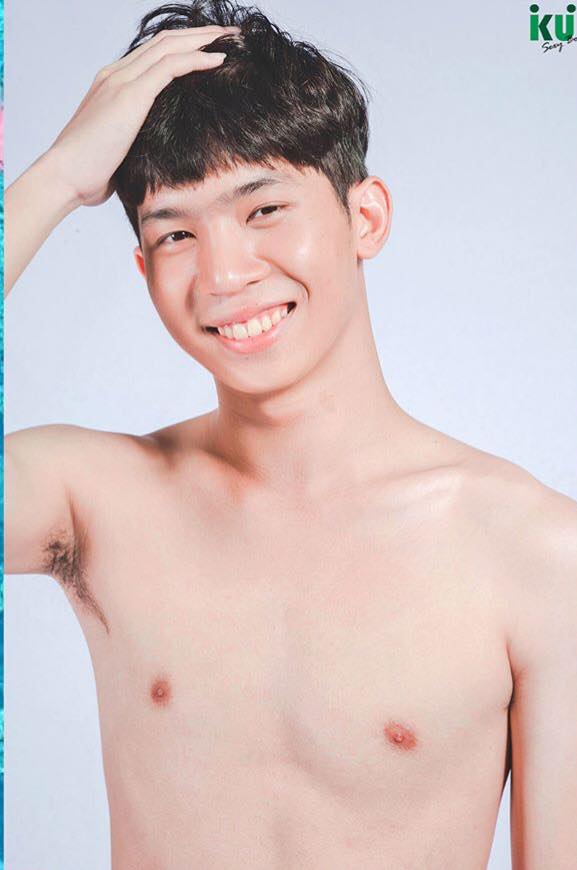 กรุบกริบเล่นน้ำ ๒