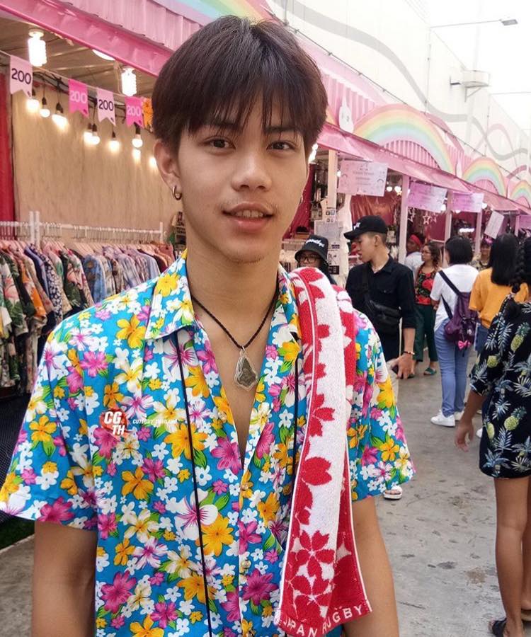 กรุบกริบเล่นน้ำ ๒