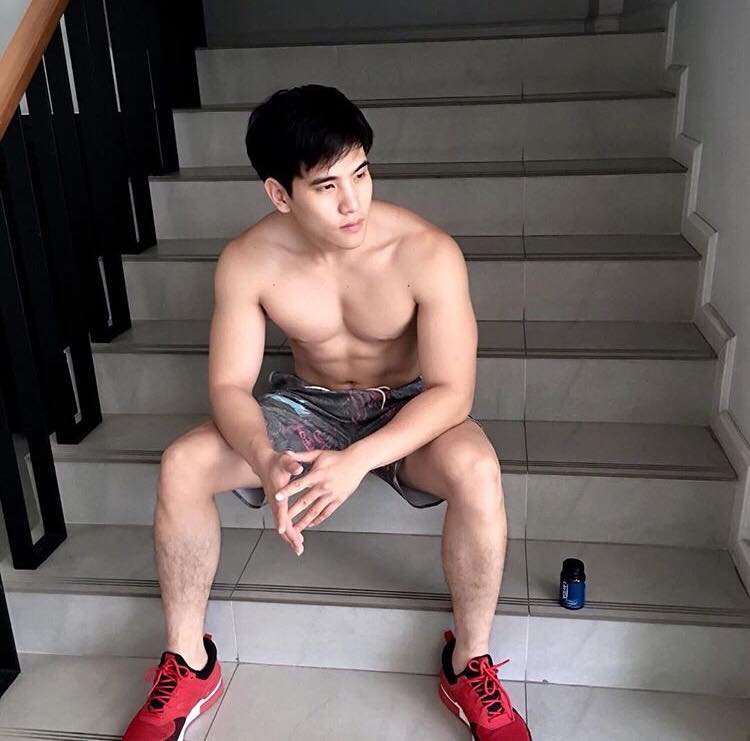 หนุ่มหล่อขึ้นปก 31