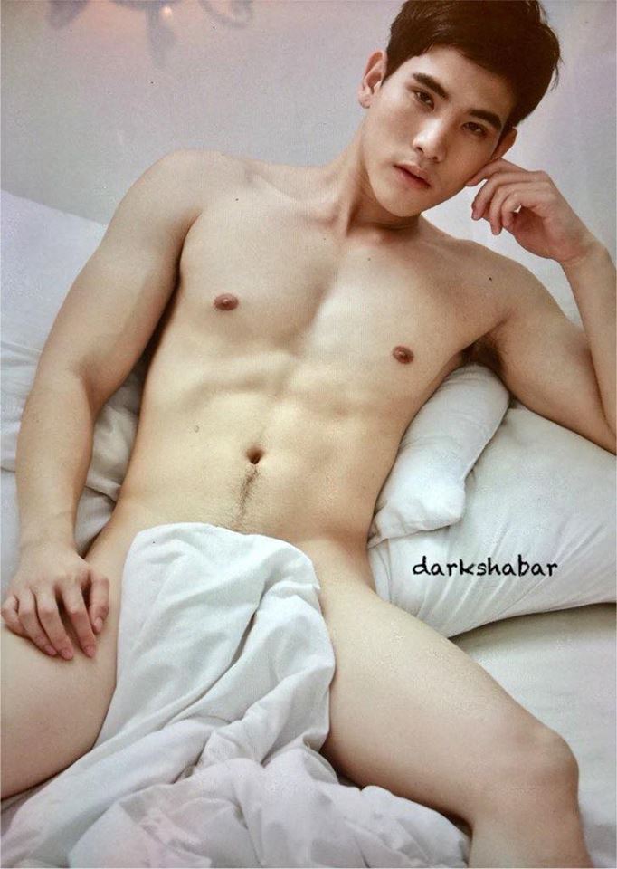 หนุ่มหล่อขึ้นปก 31
