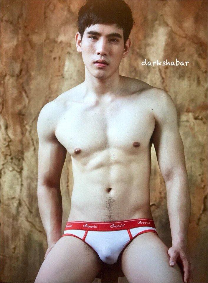 หนุ่มหล่อขึ้นปก 31