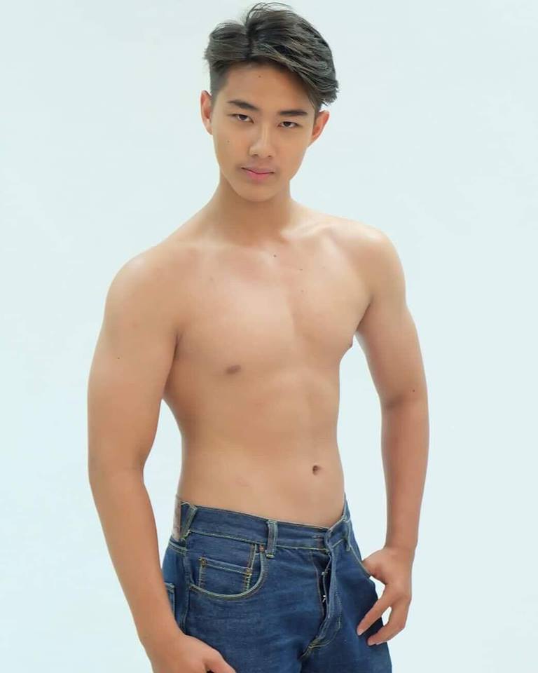 หนุ่มหล่อขึ้นปก 33