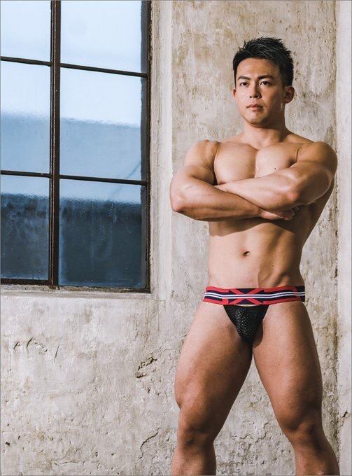 hot male 508 (18+)