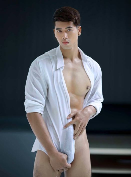 ถอดโชว์เรือนร่าง 2103