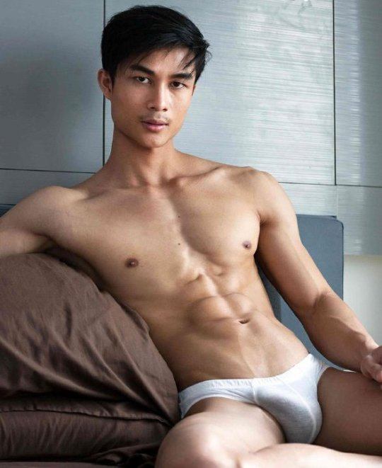 ถอดโชว์เรือนร่าง 2109
