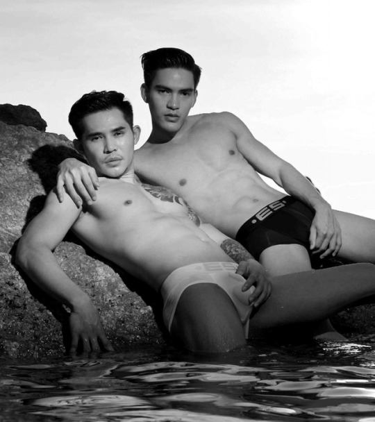 ถอดโชว์เรือนร่าง 2109