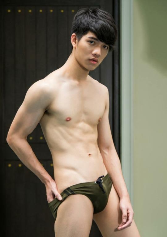 ถอดโชว์เรือนร่าง 2119