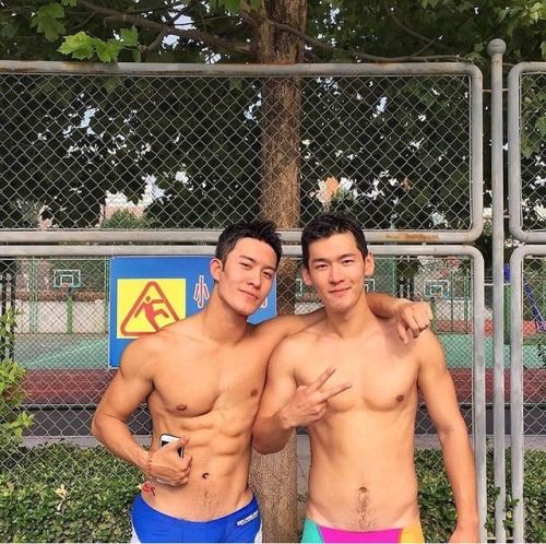 ถอดโชว์เรือนร่าง 2125