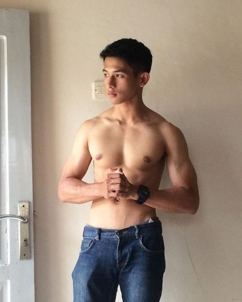 ถอดโชว์เรือนร่าง 2125