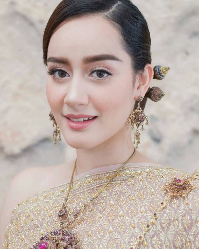 โมนา อนุธิดา