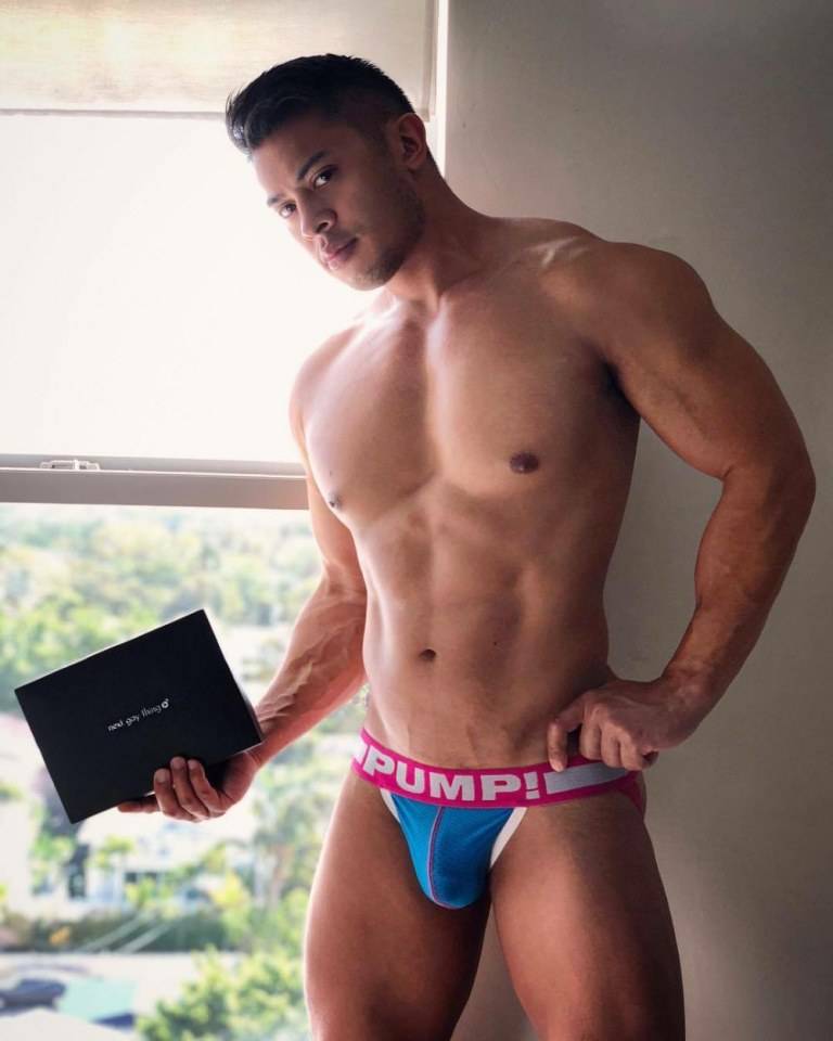 hot male 509 (18+)