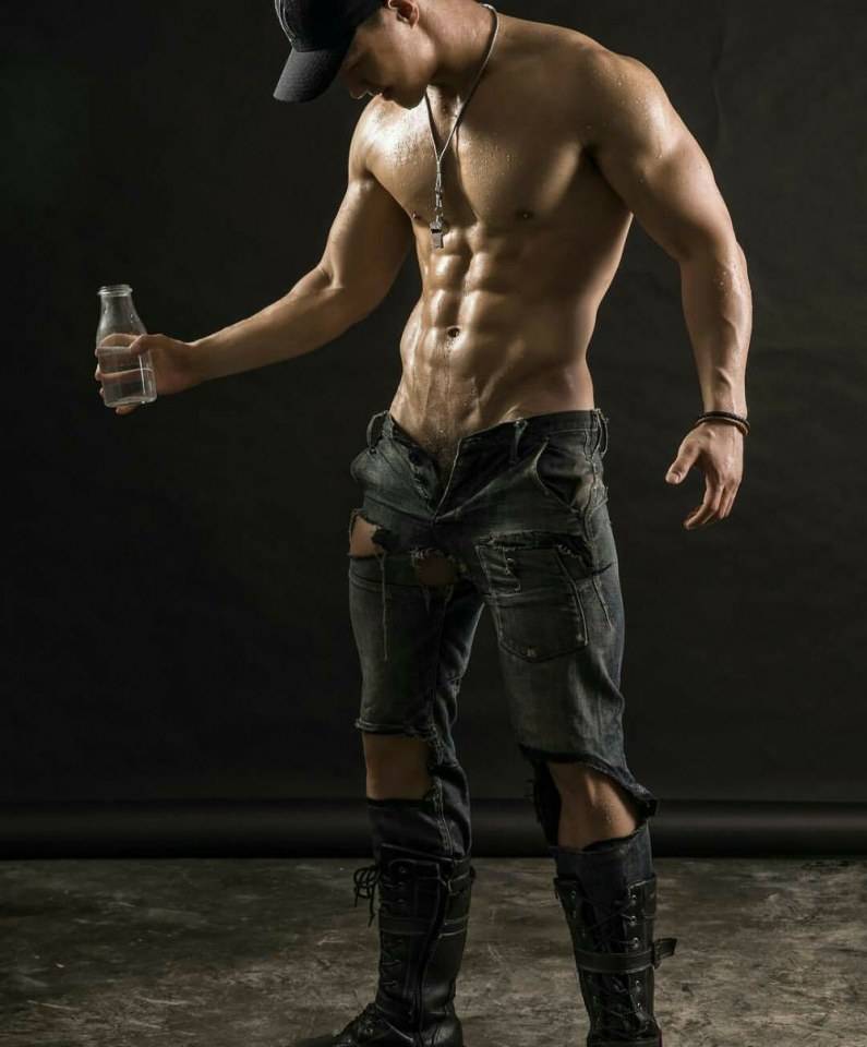 hot male 509 (18+)