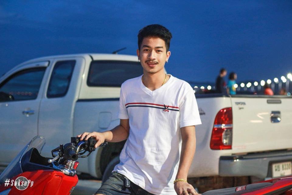 เลือกเลีย