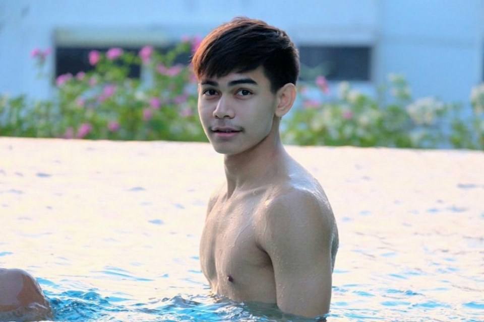 เลือกเลีย