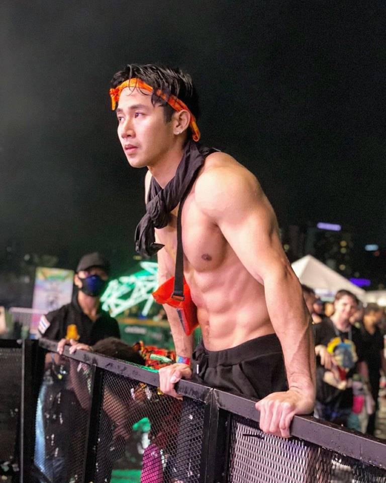 เลือกเลีย