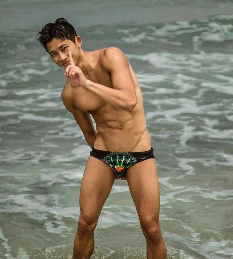 hot male 510 (18+)