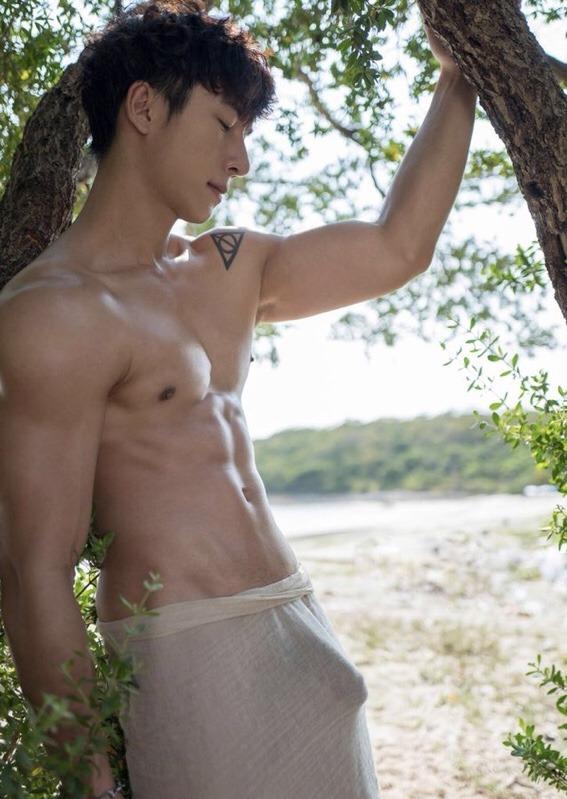 hot male 511 (18+)