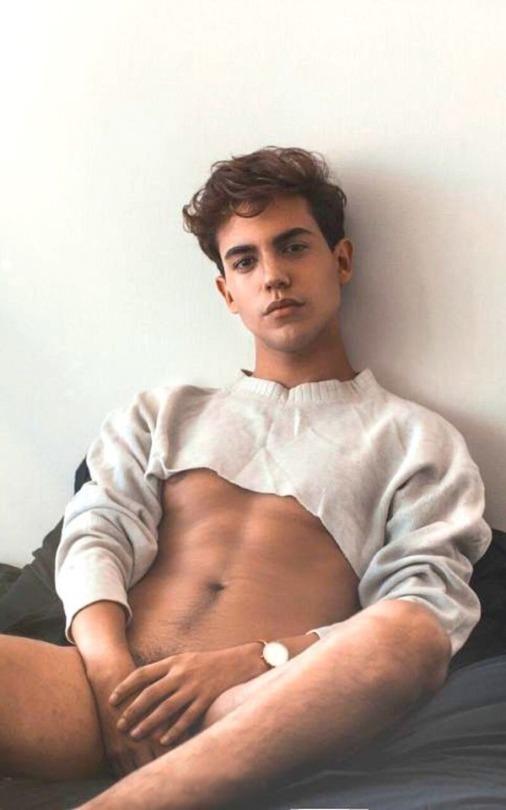hot male 511 (18+)