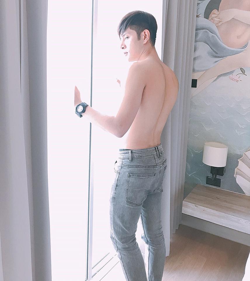 เอ็มโบ พันกานต์ หนุ่มคนนี้ หุ่นดีอยู่นะ