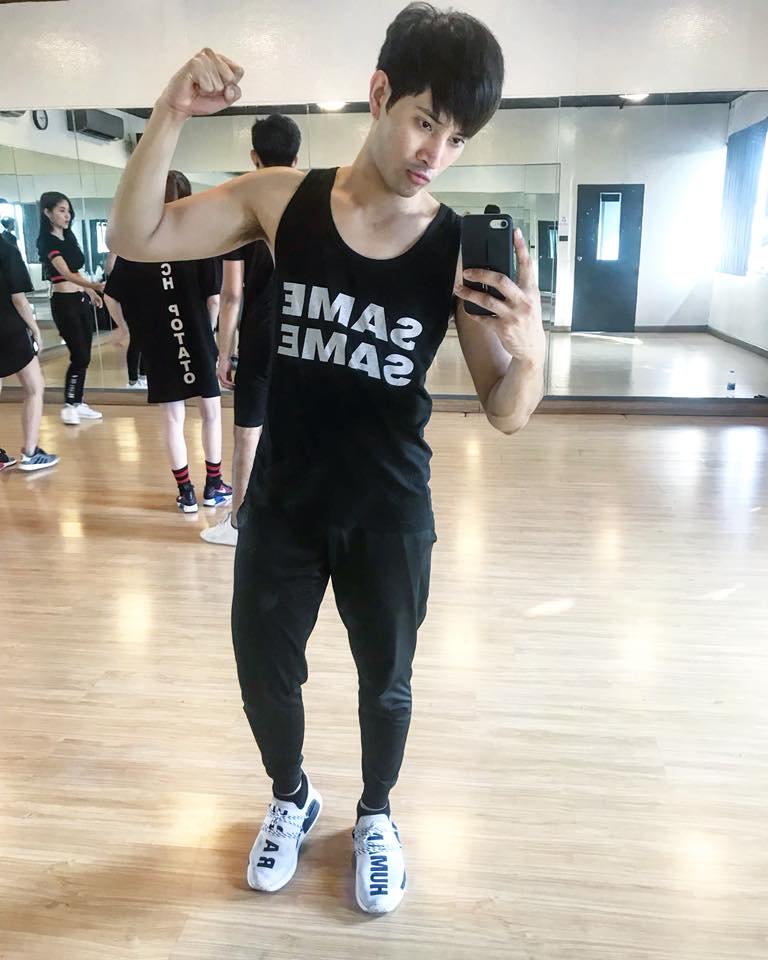 เอ็มโบ พันกานต์ หนุ่มคนนี้ หุ่นดีอยู่นะ